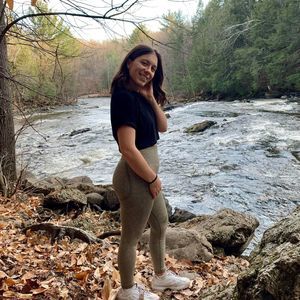 Meet your Posher, Axelle